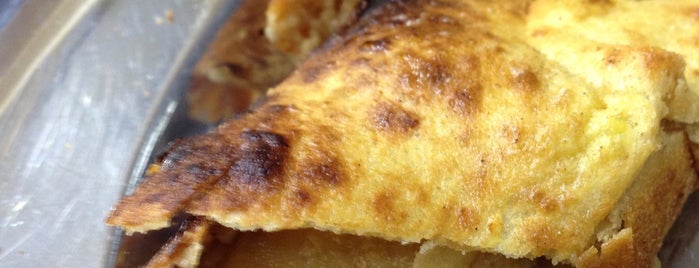 Kuzina Pide is one of Lugares favoritos de Ahmet.