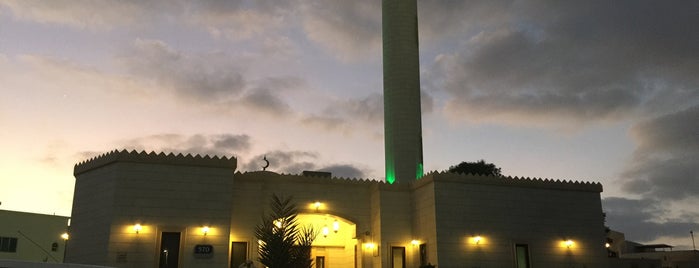 Masjid Abdulla Bin Nasser AlMansoori is one of Ba6aLeE'nin Beğendiği Mekanlar.