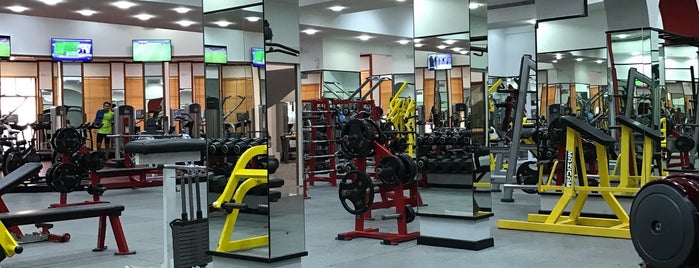 Abu Dhabi Health & Fitness Club is one of สถานที่ที่ Ba6aLeE ถูกใจ.