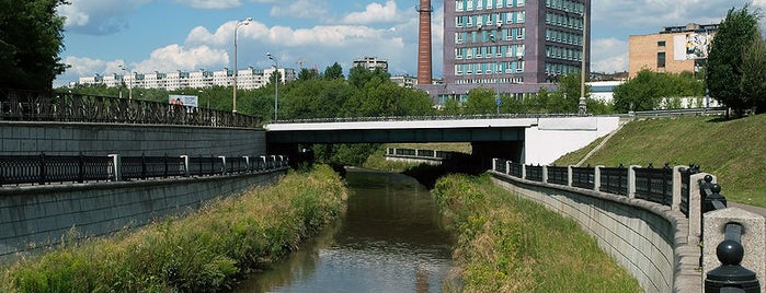 Олений мост is one of Bridges in Moscow.