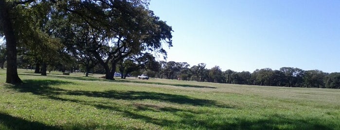 Zilker Park is one of Lugares favoritos de Amanda.