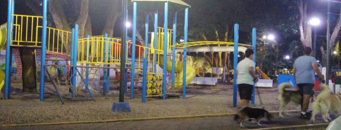 Parque El Mangal is one of Tempat yang Disukai Nay.