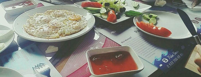 Hamsi Finger & Cafe is one of Lieux sauvegardés par Yalçın.