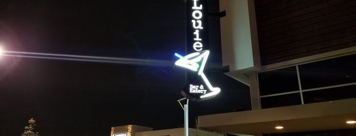 Bar Louie is one of Jenさんのお気に入りスポット.