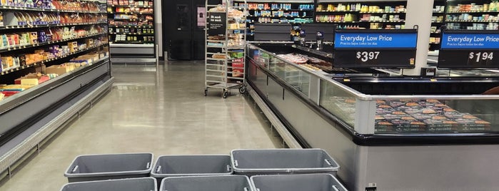Walmart Supercenter is one of Rachel : понравившиеся места.