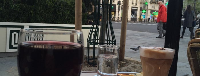 Les Deux Magots is one of Orte, die Ronaldo gefallen.