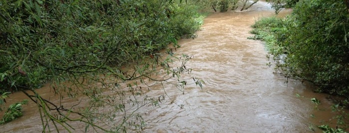 River Rea is one of Lugares favoritos de Elliott.