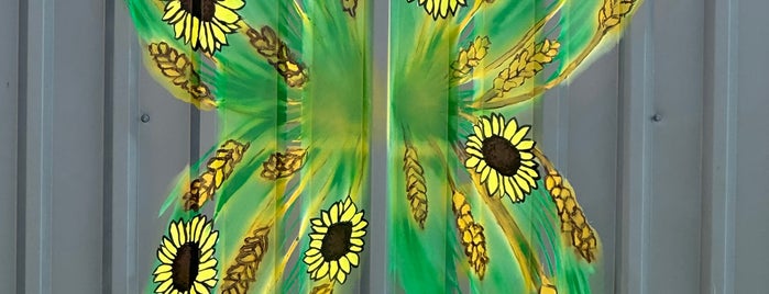 Giant Van Gogh "Sunflowers" Painting is one of Quirky Landmarks USA.