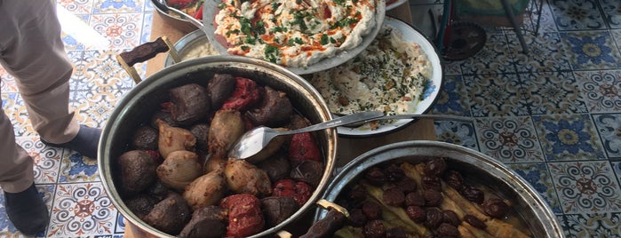 Mutfak by Nazlı is one of Volkan'ın Beğendiği Mekanlar.
