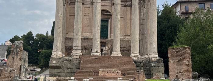 Templio de Antonino e Faustina is one of Rome.