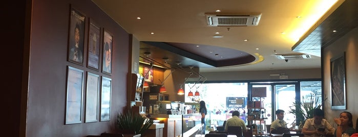 The Coffee Bean & Tea Leaf is one of Explore!.