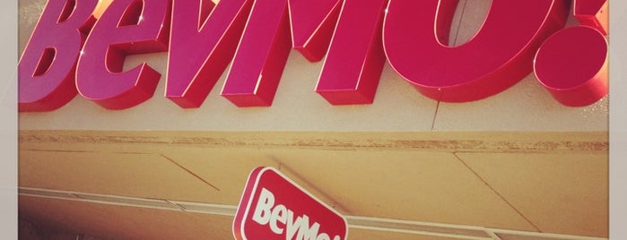 BevMo! is one of Topherさんのお気に入りスポット.