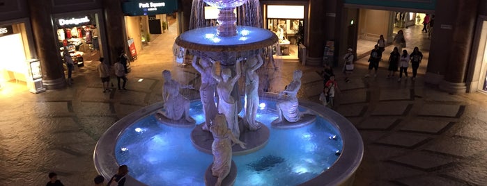 Fountain Plaza is one of Recommended Real venues to visit Worldwide.