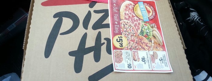 Pizza Hut is one of LaTresaさんのお気に入りスポット.
