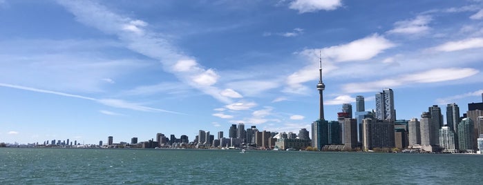 Toronto Islands Ferry is one of Tempat yang Disukai Carl.