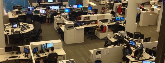 NPR News Headquarters is one of Locais curtidos por Sneakshot.