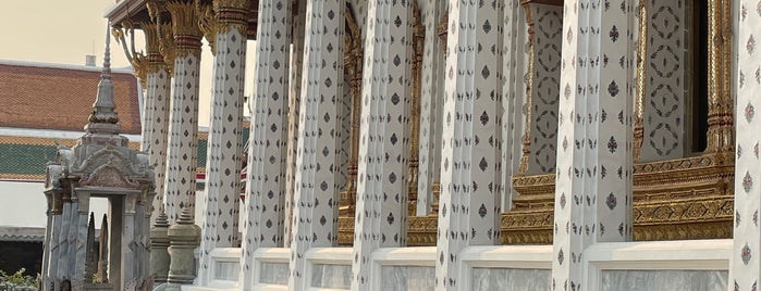 Wat Arun Giants is one of Bangkok, Thailand.