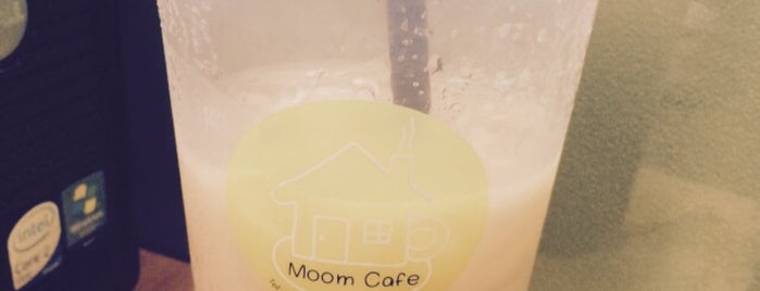 Moom Café is one of ร้านกาแฟนำเสนอ.