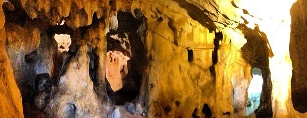 Karain Mağarası is one of Lieux qui ont plu à Yılmaz.