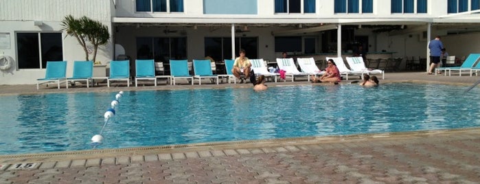 Poolside Westin Beach Resort & Spa, Fort Lauderdale is one of Posti che sono piaciuti a Jerry.