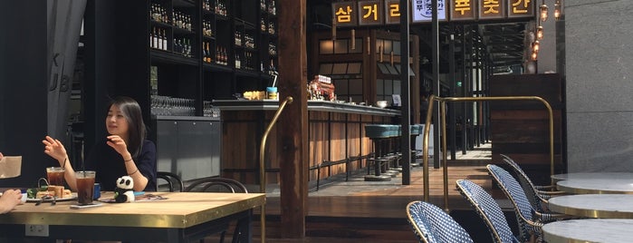 쓰리버즈 is one of Seoul restaurants.