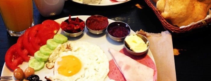 Pişi Breakfast & Burger is one of Mekânlar.