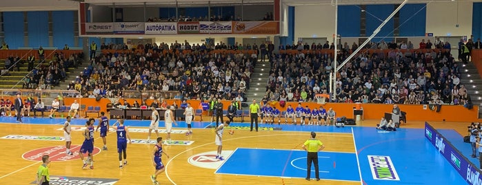 Városi Sportcsarnok is one of Kosárlabda csarnokok.