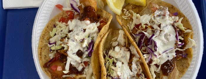 Via-Mar Seafood Restaurant is one of Tacos to Try.