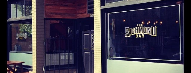 The Richmond Bar is one of สถานที่ที่ Jared ถูกใจ.