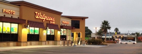 Walgreens is one of Lugares favoritos de g.