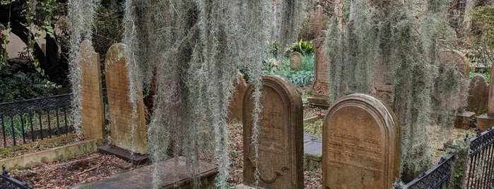 Unitarian Church Graveyard is one of Charleston.