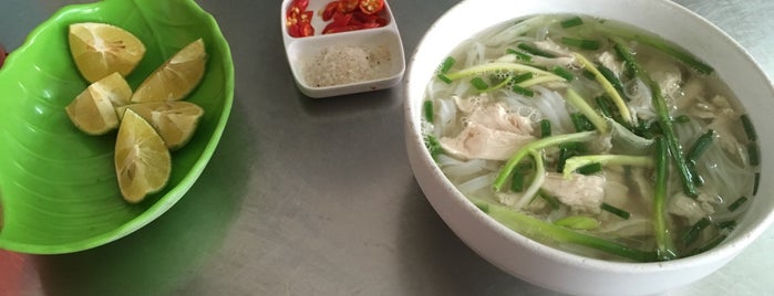 Phở Gà Thuận Lý is one of ハノイガイド 全料理店.