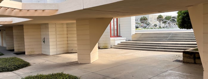 Florida Southern College is one of Lugares favoritos de SchoolandUniversity.com.