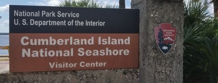 Cumberland Island Visitors Center (NPS) is one of Tempat yang Disukai Lizzie.