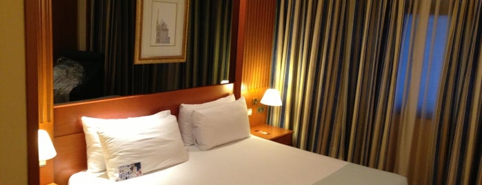 Tryp Barcelona Apolo Hotel is one of Tempat yang Disukai Ishka.