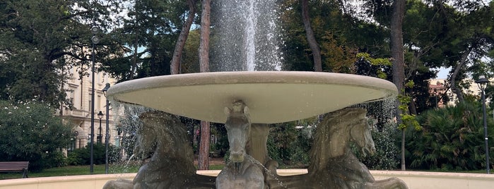 Fontana dei Quattro Cavalli is one of Римини.