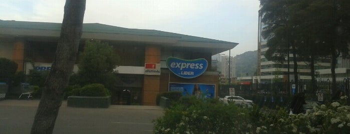 Líder Express is one of สถานที่ที่ Antonia ถูกใจ.