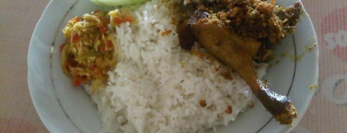 Nasi Bebek Sinjay is one of Surabaya Culinary.