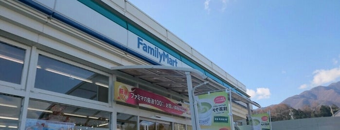 ファミリーマート JA西箕輪店 is one of MEEさんのお気に入りスポット.