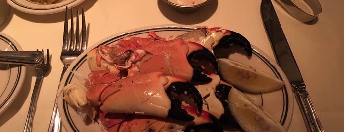 Joe's Seafood, Prime Steak & Stone Crab is one of Barry's Chicago.