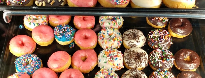 Winchell's Donut House is one of Irvine foods.
