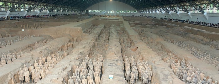 Museum of the Terracotta Warriors and Horses of Qin Shihuang is one of Tempat yang Disimpan Alex.