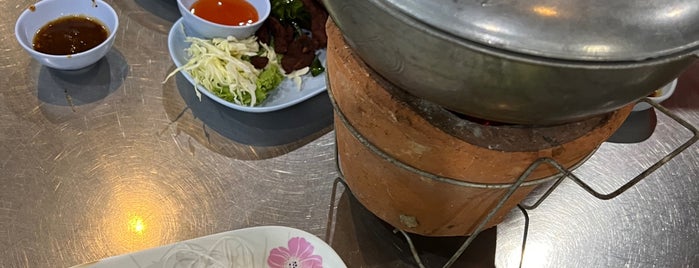 หน่อยซีฟู้ด is one of BKK- EAT.