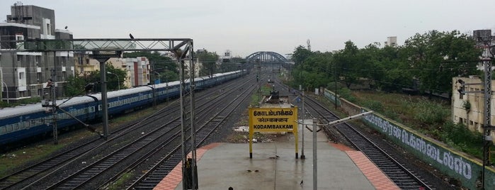 Kodambakkam Railway Station is one of Tempat yang Disukai Srivatsan.