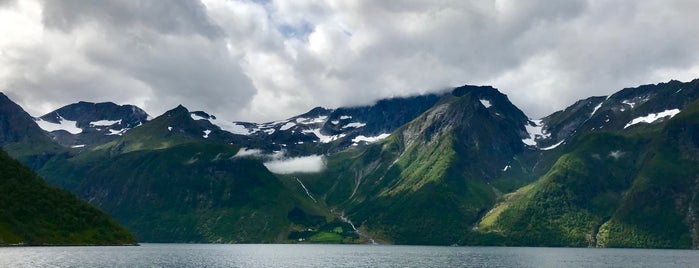 Hjørundfjord is one of Norway 18 🇳🇴.