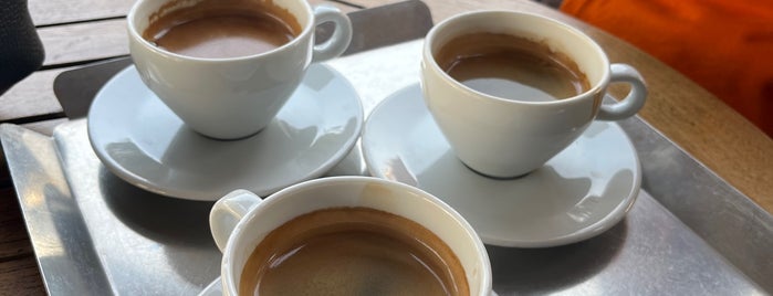 Kahve Dünyası is one of ANTALYA CAFÉLER 🍩🍰🍮🍚🍥🎂🍵.