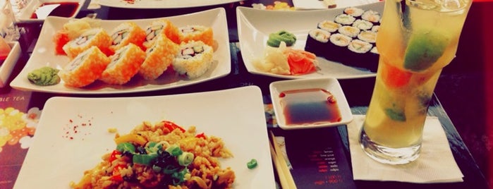 Wasabi Running Sushi & Wok Restaurant is one of 𝙻𝚒𝚕𝚒á𝚗𝚊 ✨'ın Beğendiği Mekanlar.