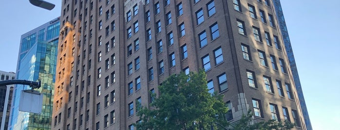 The Marine Building is one of Lieux qui ont plu à Abraham.