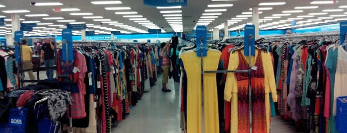 Ross Dress for Less is one of Lugares favoritos de Pablo.