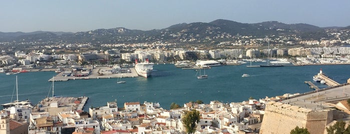 Eivissa / Ibiza is one of Tempat yang Disukai Waidy.